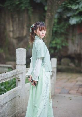 报告夫人第三话免费版_午夜激情福利视频
