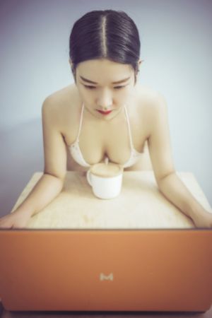 白洁公交车被挺进体内H视频_蓝光在线视频观看