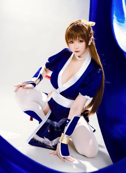 欧美AV艳星巨胸大乳牛奶_720高清在线观看